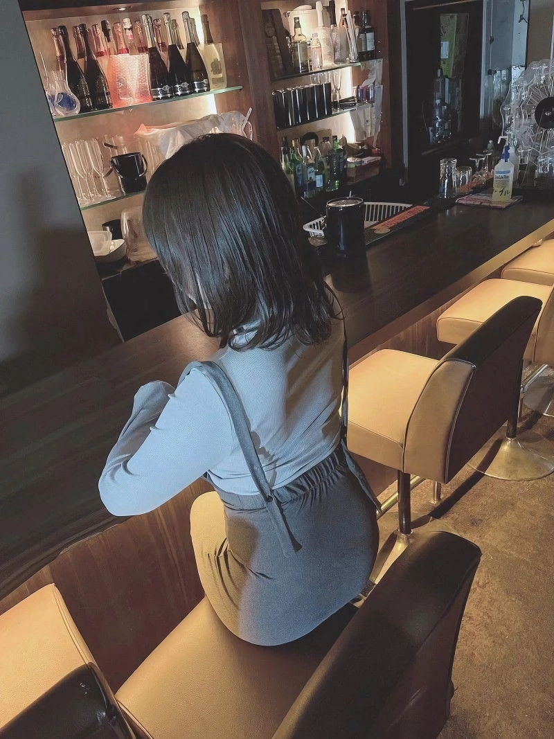 (SOUND)일본 인스타 누나 @rinachimun 술집에서 회색 브라 팬티 노브라 꼭지 노출