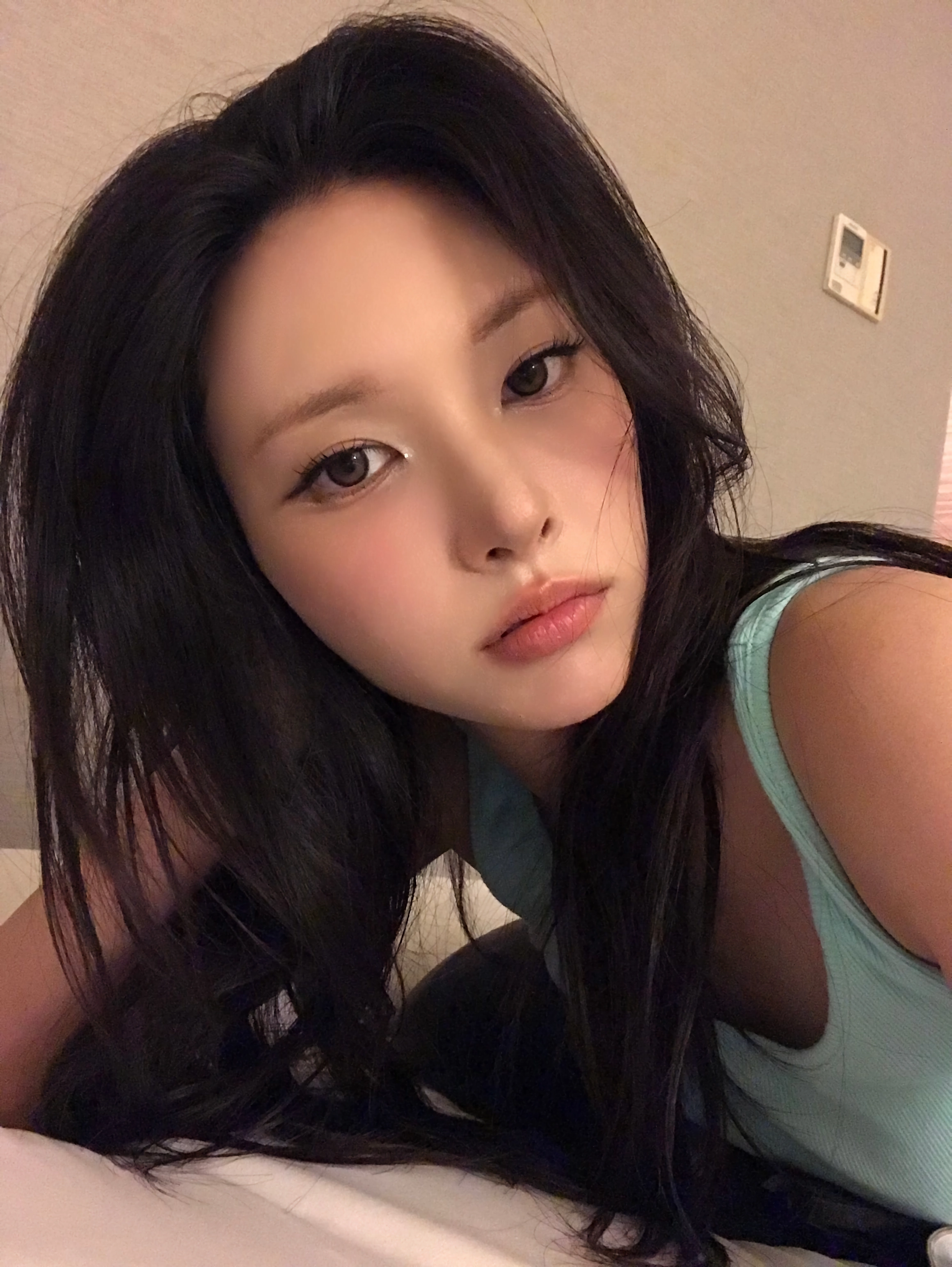 아일릿 윤아,민주