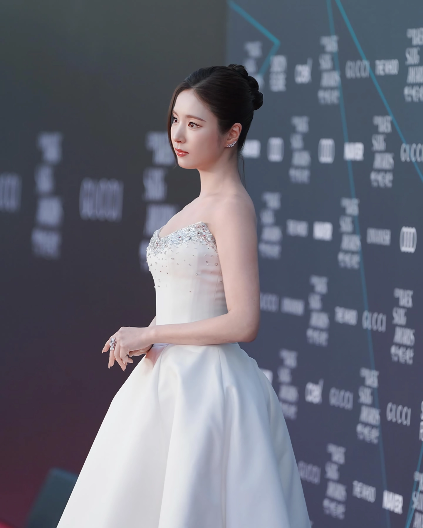 신세경