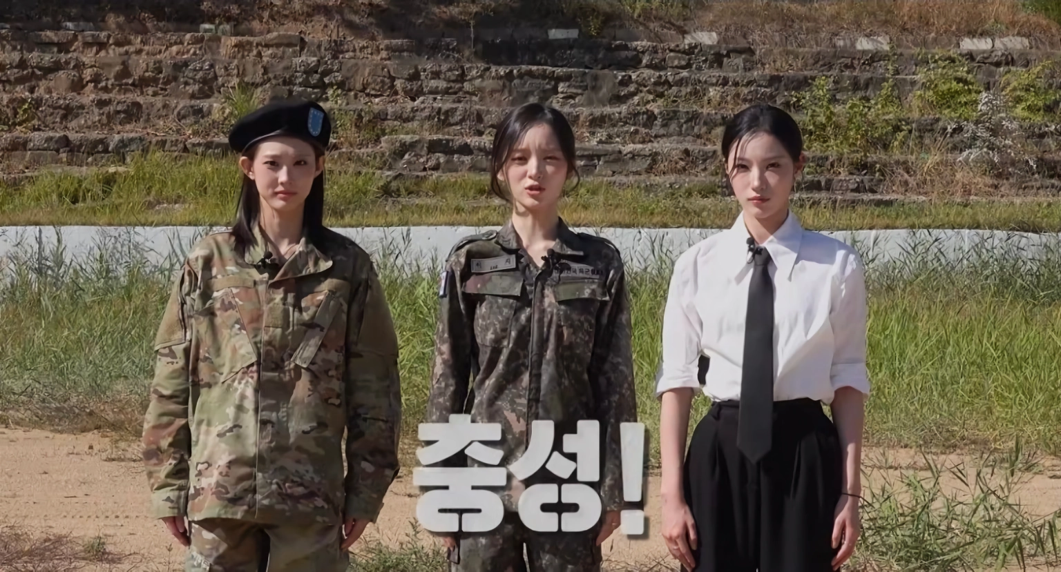예쁜 애가 예쁜 애 보고 감탄하는 예주·이지.gif
