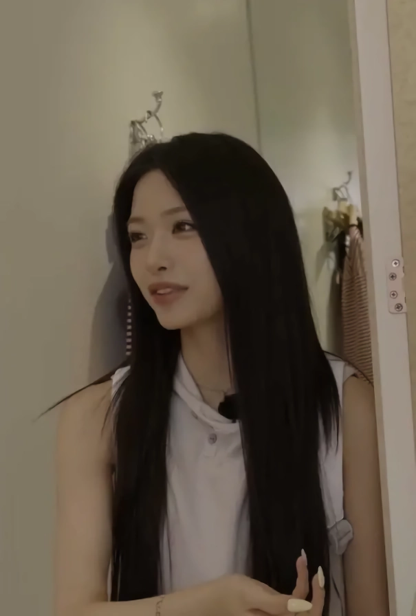 리센느 제나 젖살 빠지기 전후.jpg