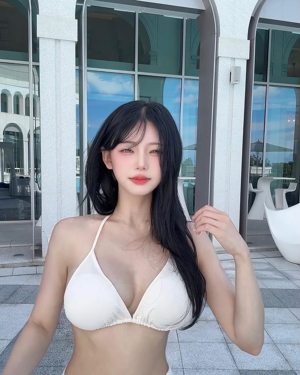 마요찌 비키니 몸매 가슴골