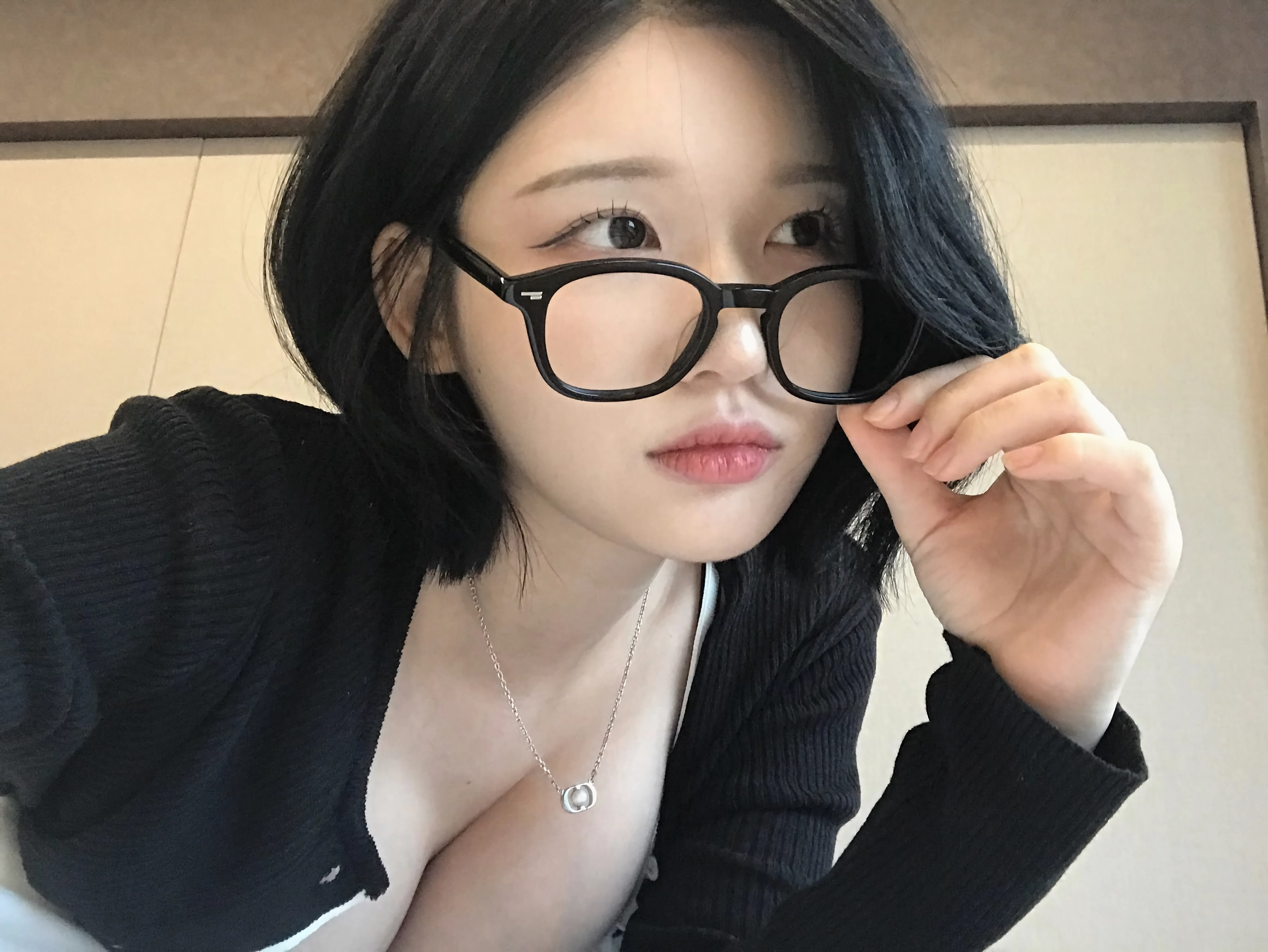 후방 ㅡ 안경 고라니율 인스타