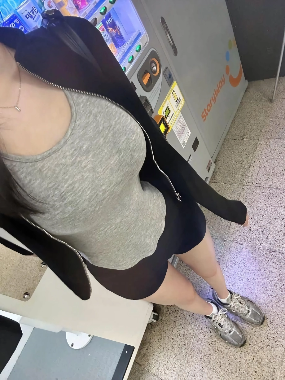 힘숨찐 여알바생