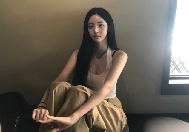 후방) 엄마 셔츠 물려받은 존예녀