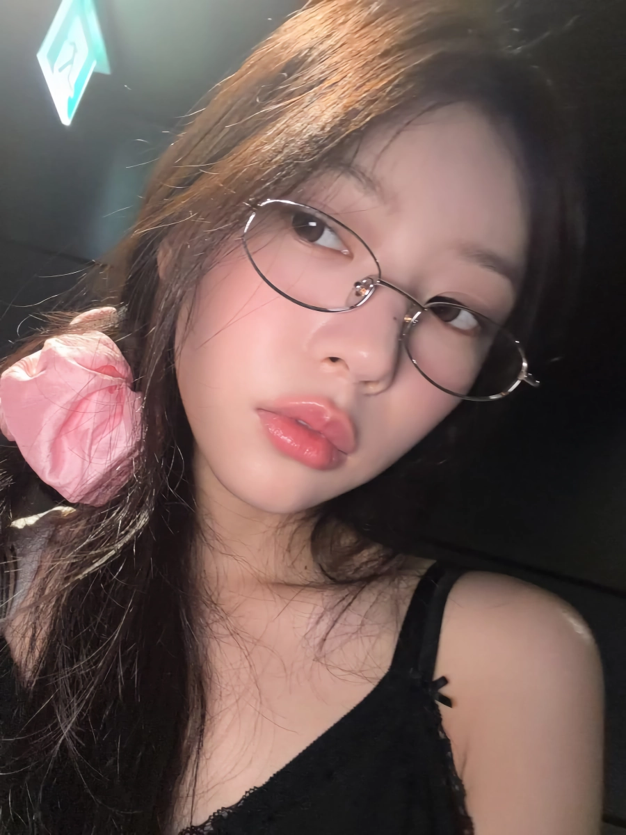 와 지금까지 나온 일본인 아이돌 멤버중 제일 예쁜듯