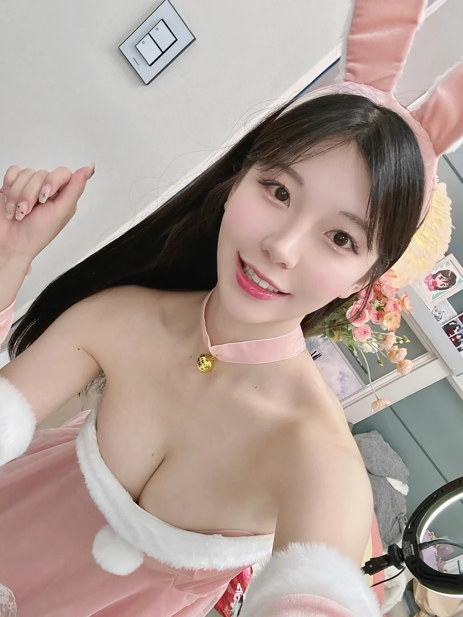 쏘블리 이소영 가슴골 모음