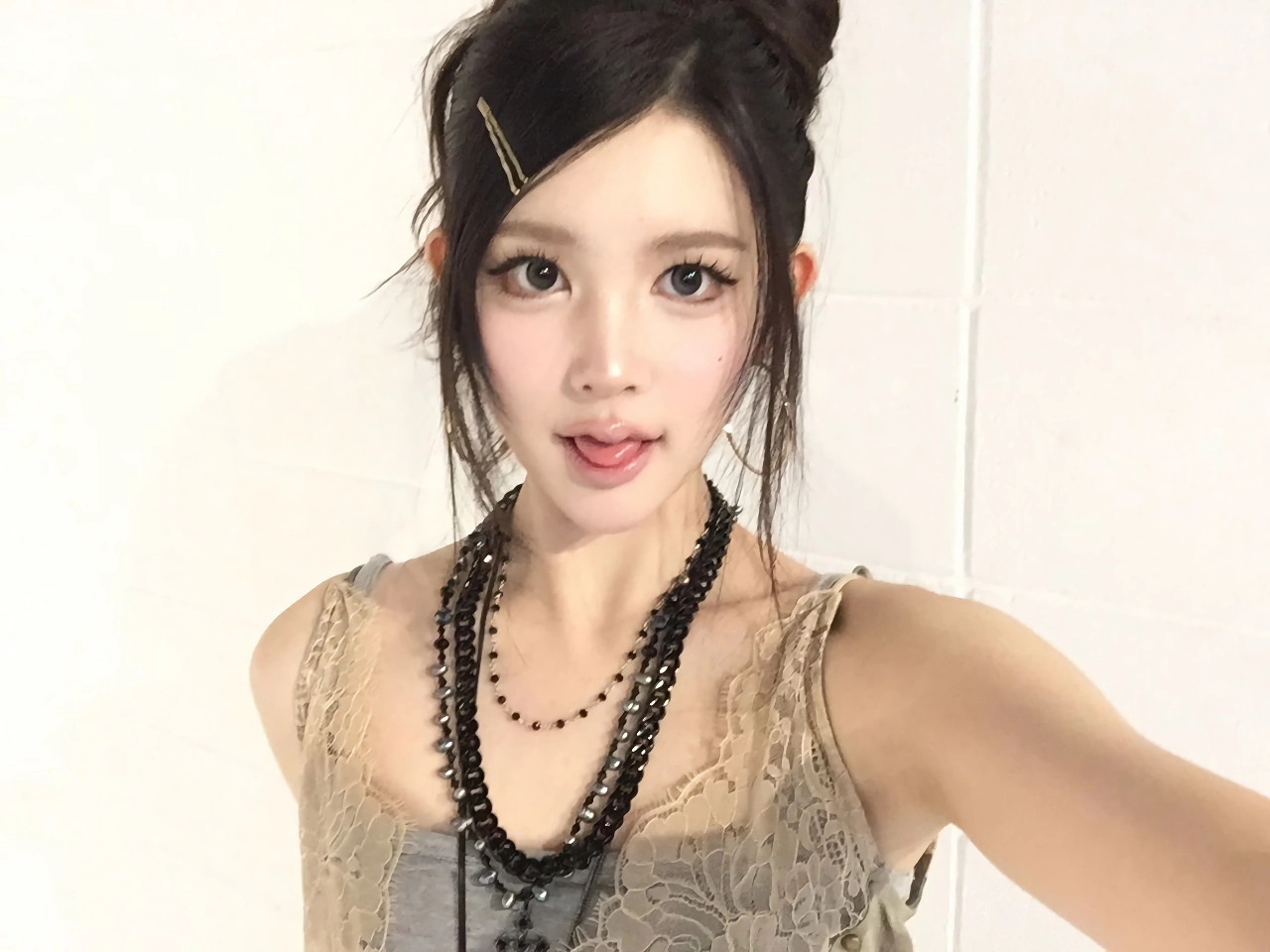 하츠투하츠 에이나