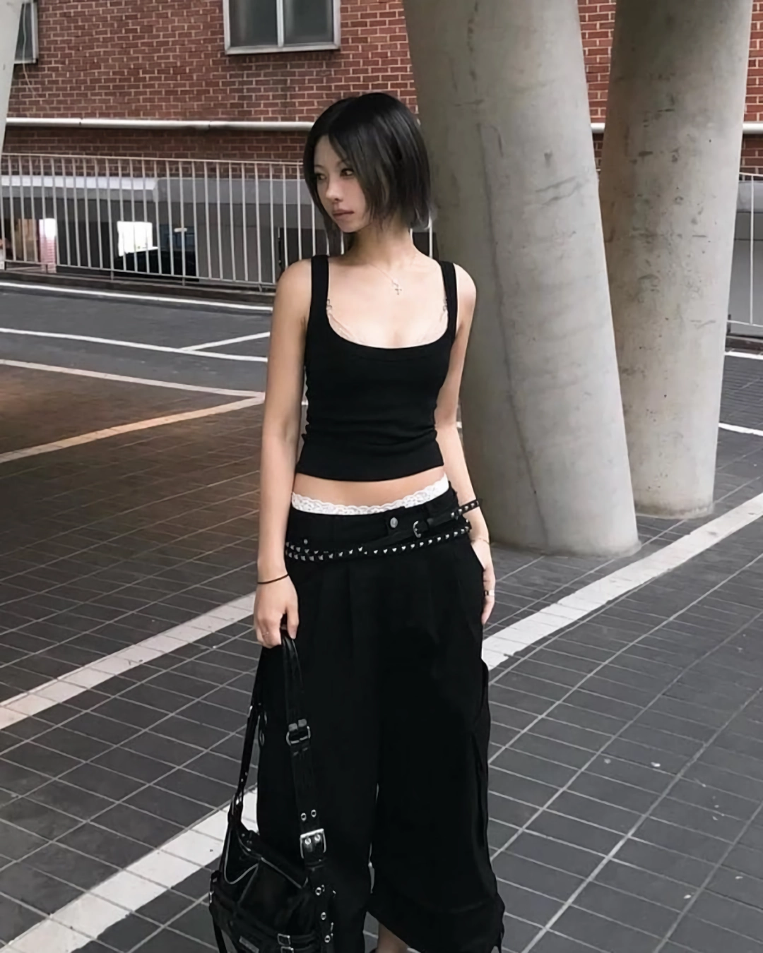 요즘 유행이라는 레이스 달린 팬티 새깅룩