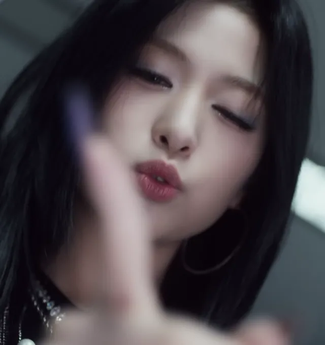 (SOUND)베이비몬스터- SUGAR HONEY ICE TEA [MV TEASER].webp