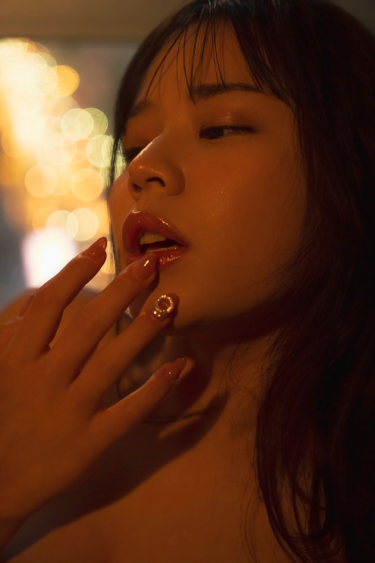 한 번 보면 잊기 힘든 L컵 몸매