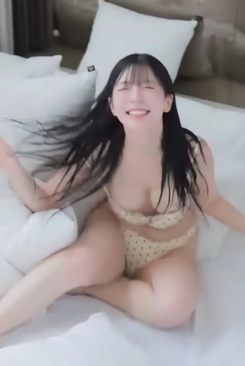 (SOUND)쏘블리 비키니 입고 점프 벗겨 질듯한 브라컵 가슴 출렁
