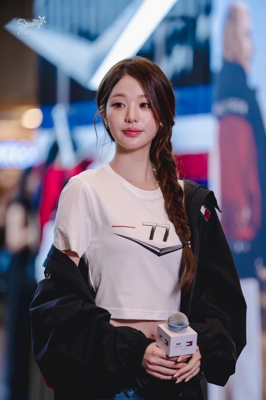 (SOUND)[아이브] 오늘 싱가포르에 뜬 장원영.JPGIF