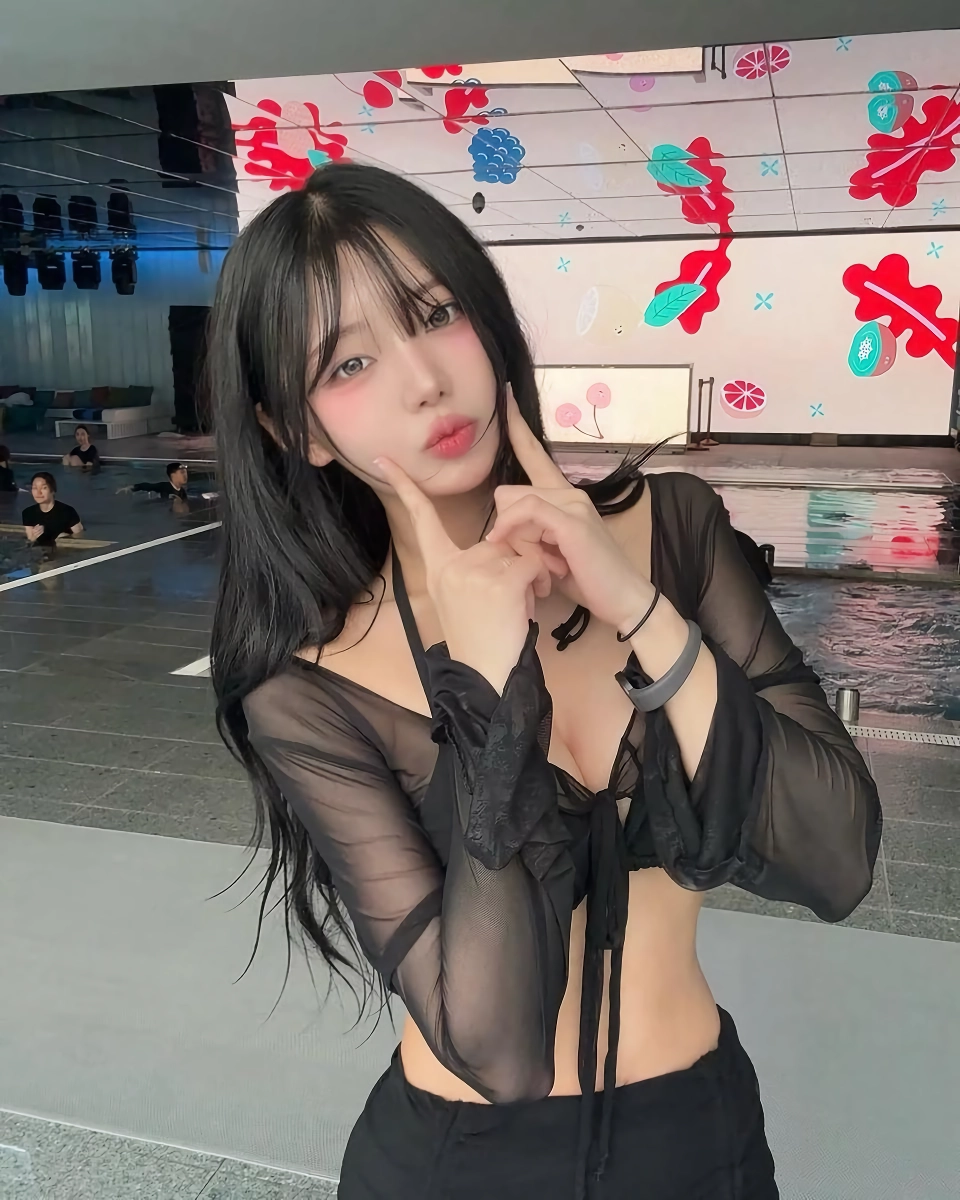 마요찌 비키니 몸매 가슴골