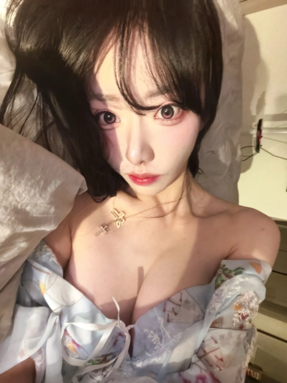 낭니 오프솔더 가슴골
