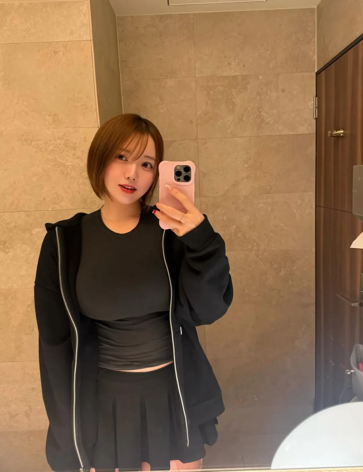 존예녀들 따먹으면서 1년에 30억 버는 일본남자 근황