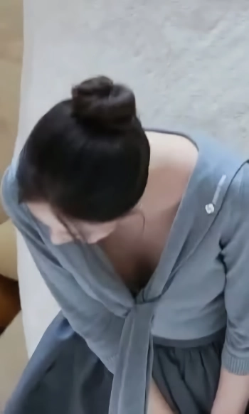 앞으로 숙이는 ITZY 있지 유나 가슴골 모음