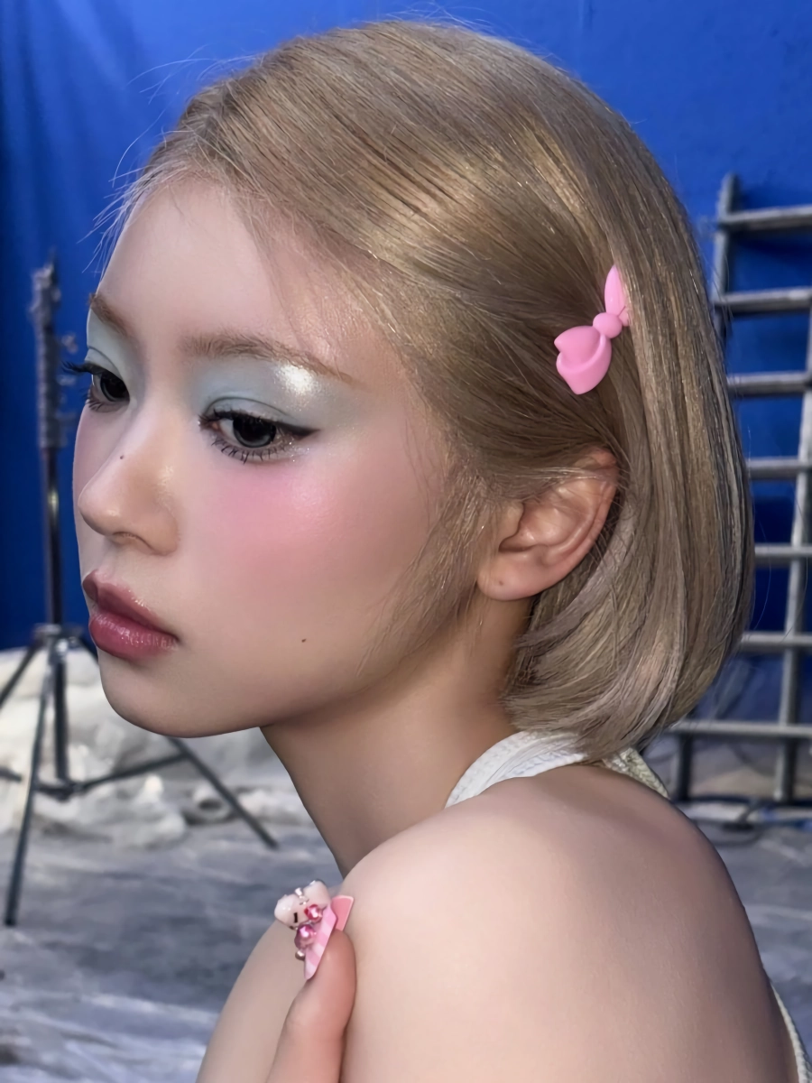 와 지금까지 나온 일본인 아이돌 멤버중 제일 예쁜듯
