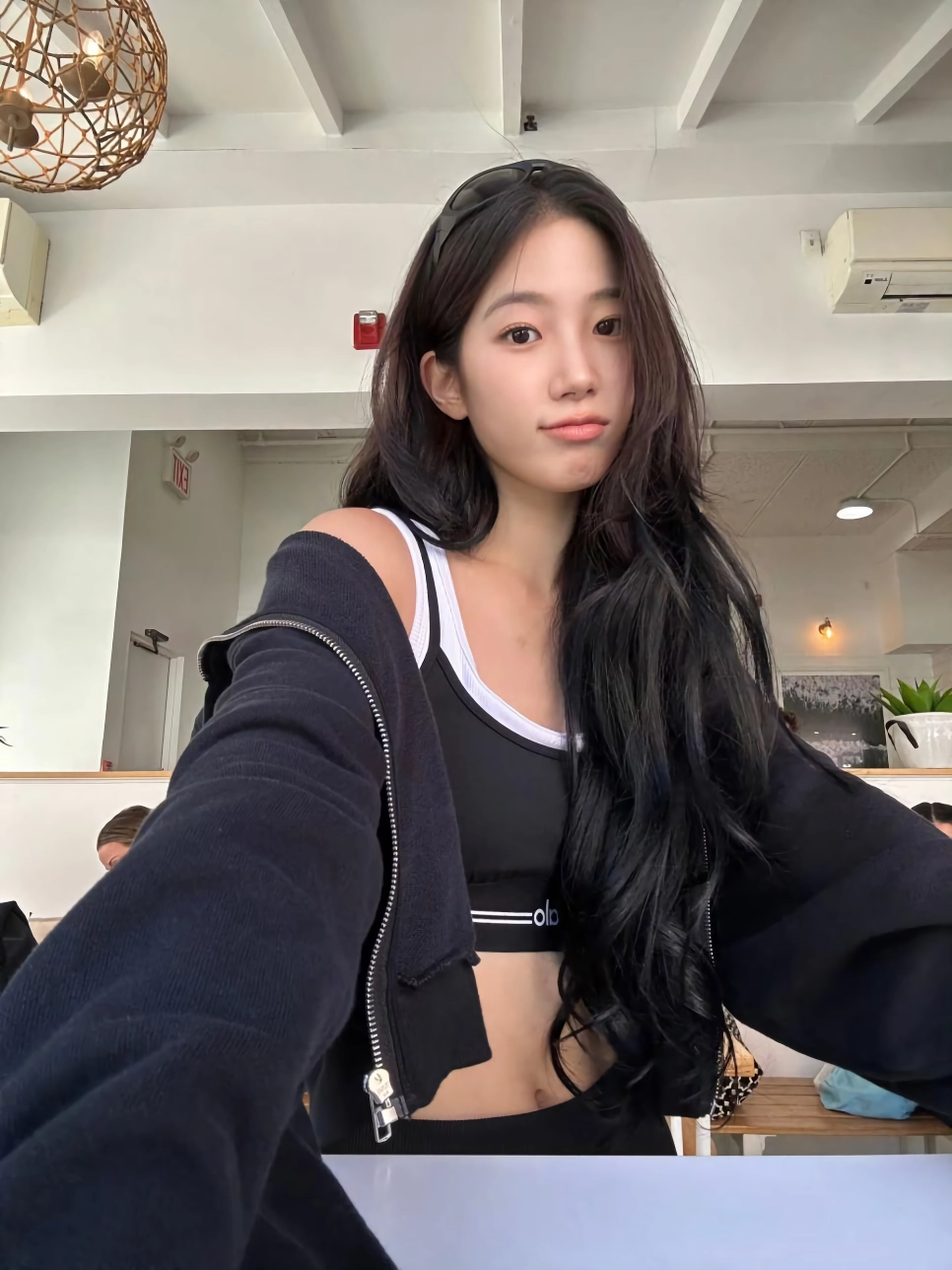 인스타) 레깅스 입고 거리를 활보하는 카즈하
