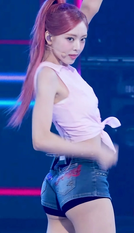 [있지/ITZY] 막내유나 GOAT 엉덩이 라인핡~!!!
