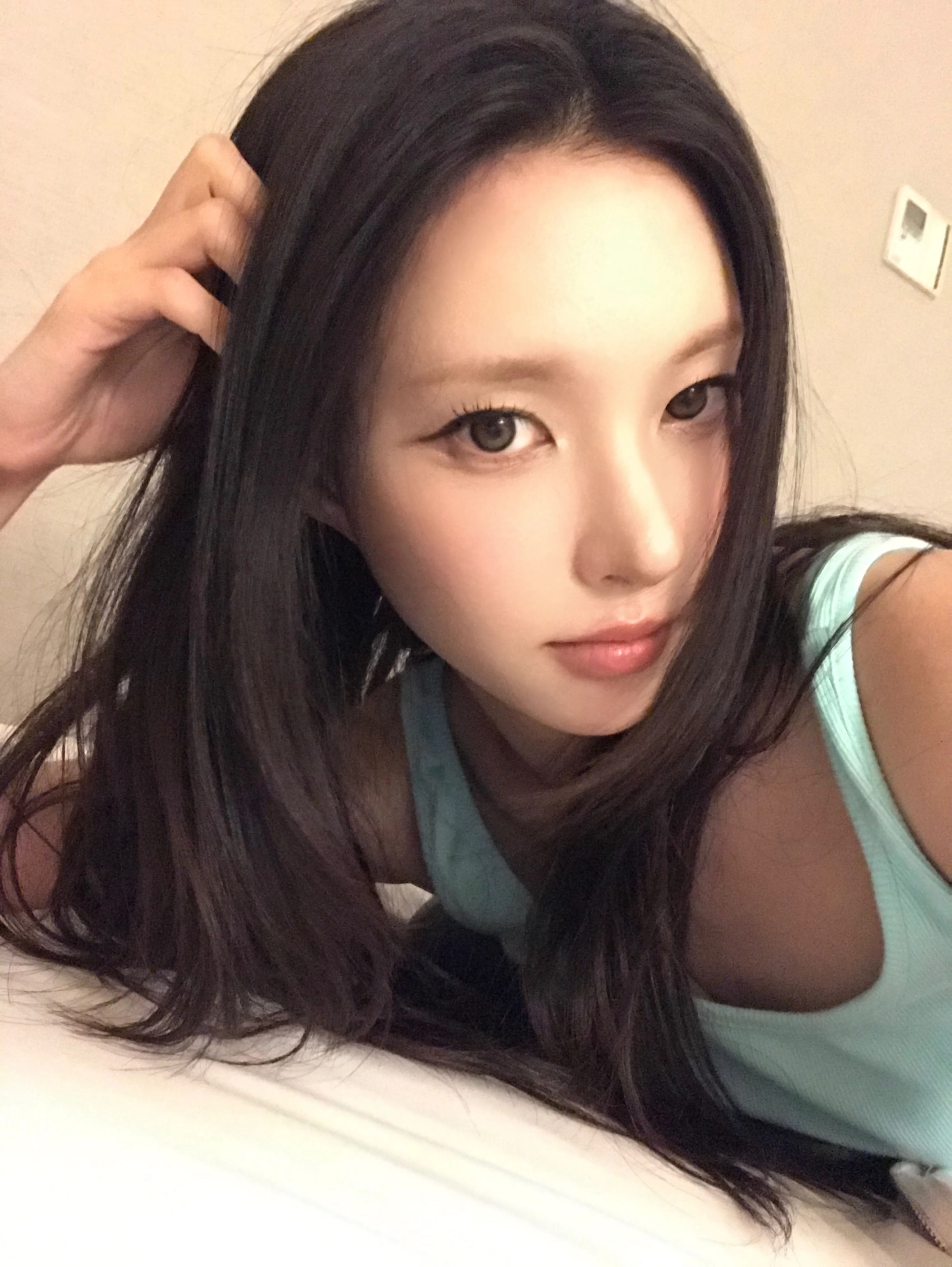 아일릿 윤아,민주