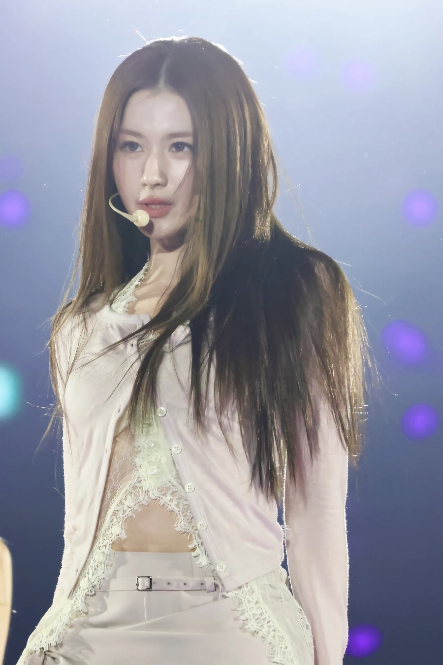 이젠 진짜 거침없이 노출하는 사나