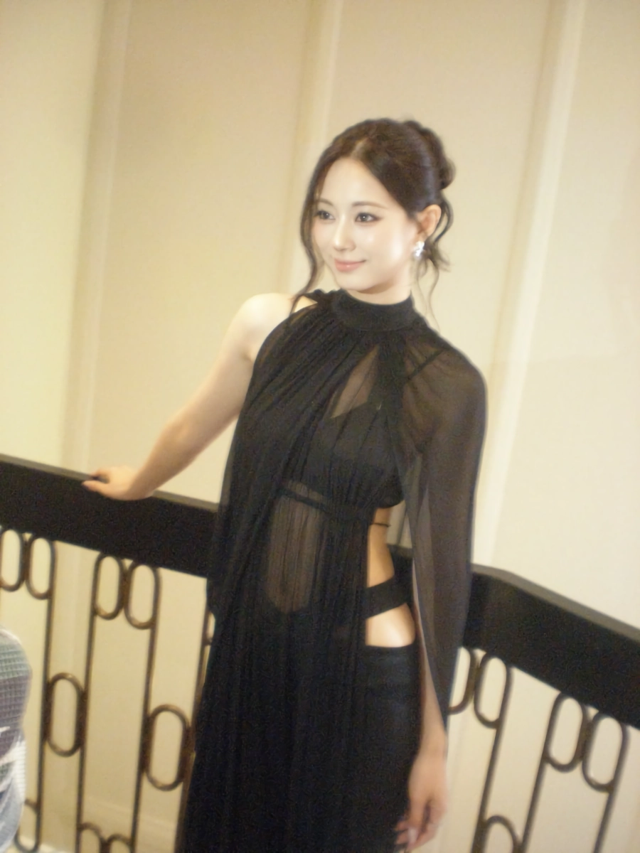 벌써 10년째 보는건데도 볼때마다 경이로운 미모임