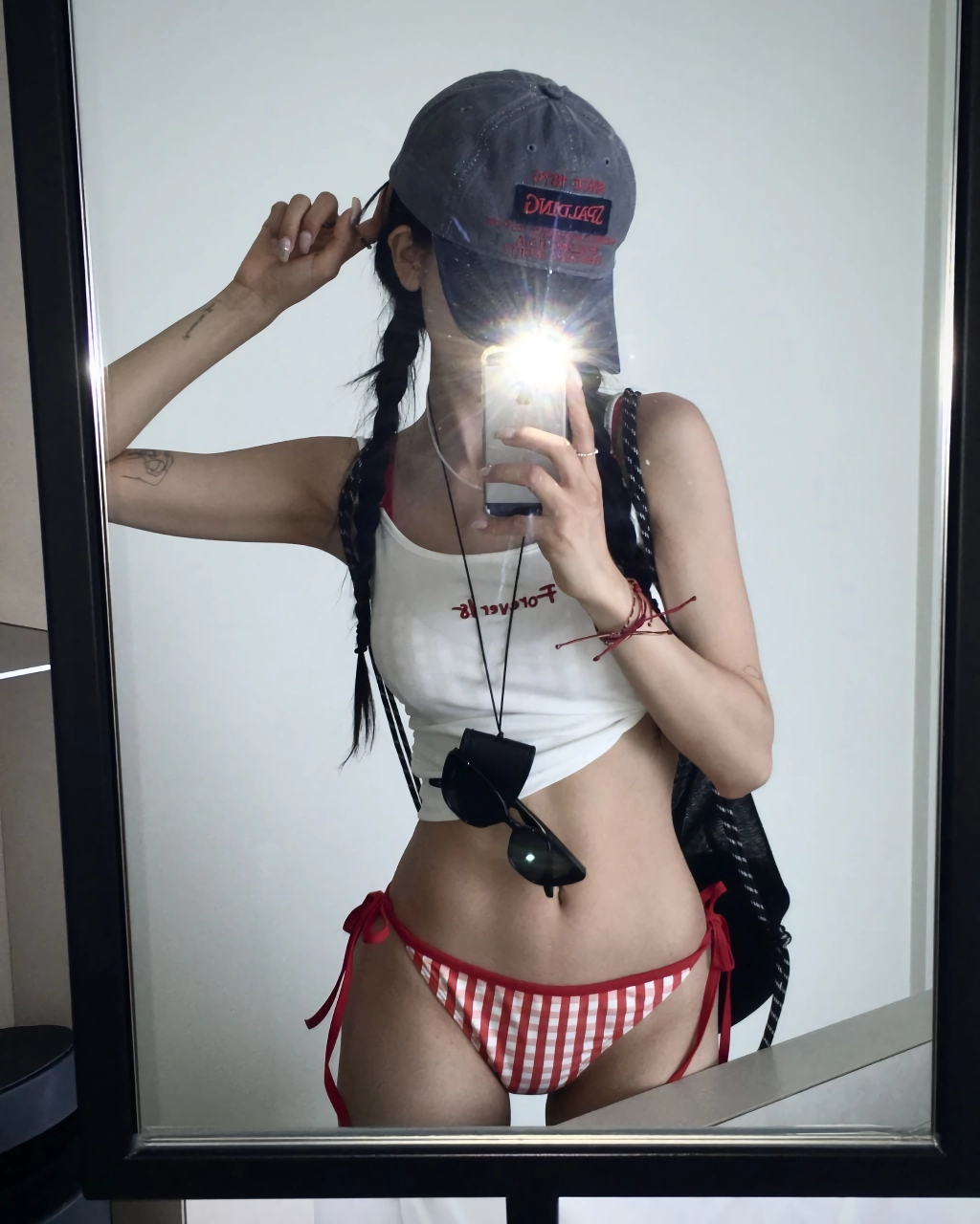하나씩 벗으면서 셀카