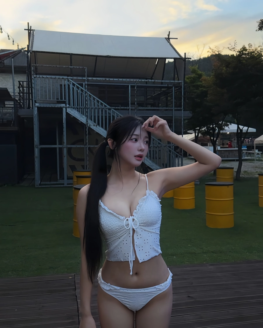 기아 고가빈 치어리더 수영복 몸매.jpg