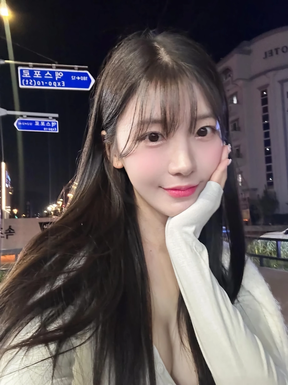 쏘블리 이소영 가슴골 모음