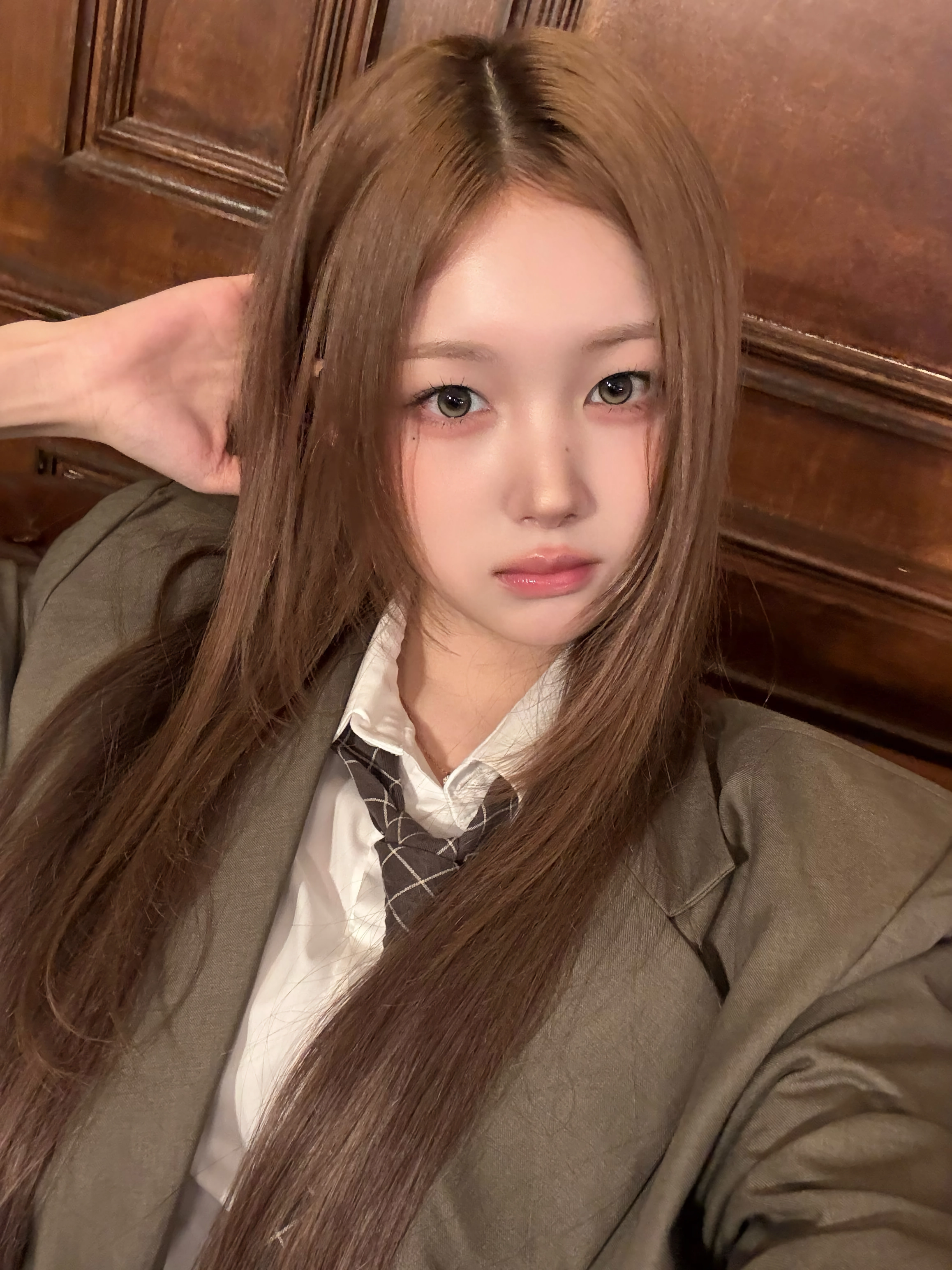트리플에스 하연, 소현, 연지, 니엔, 린, 주빈, 신위
