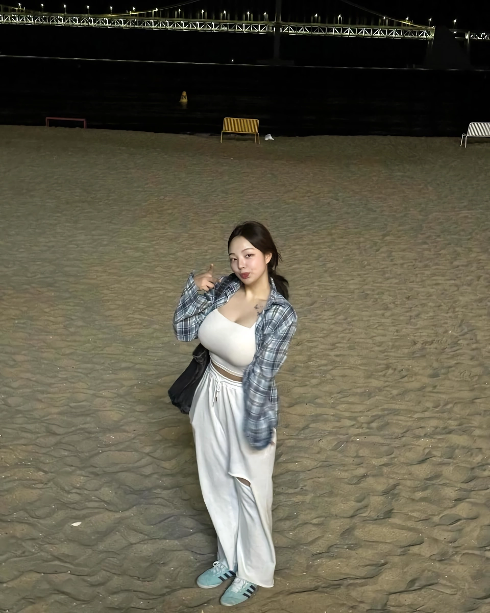 귀여운 외모에 폭발적인 몸매