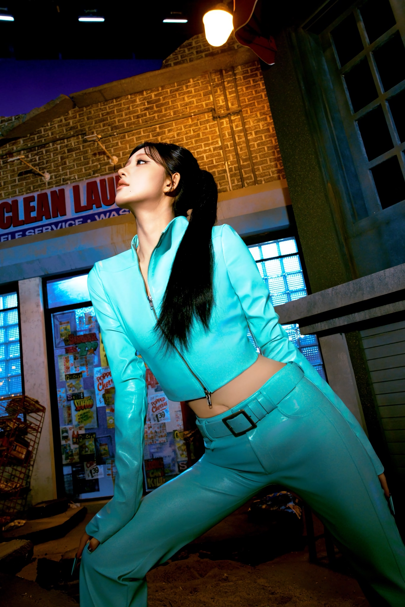 아이브 IVE EP Looks Can Kill ”HERO ON SET” Concept Photo