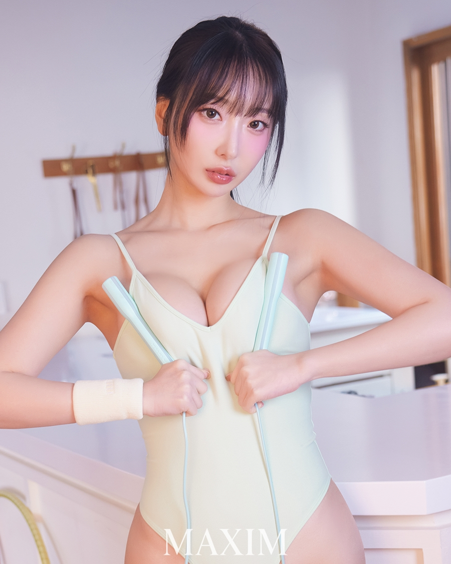 치어리더 출신 이다연 맥심 화보