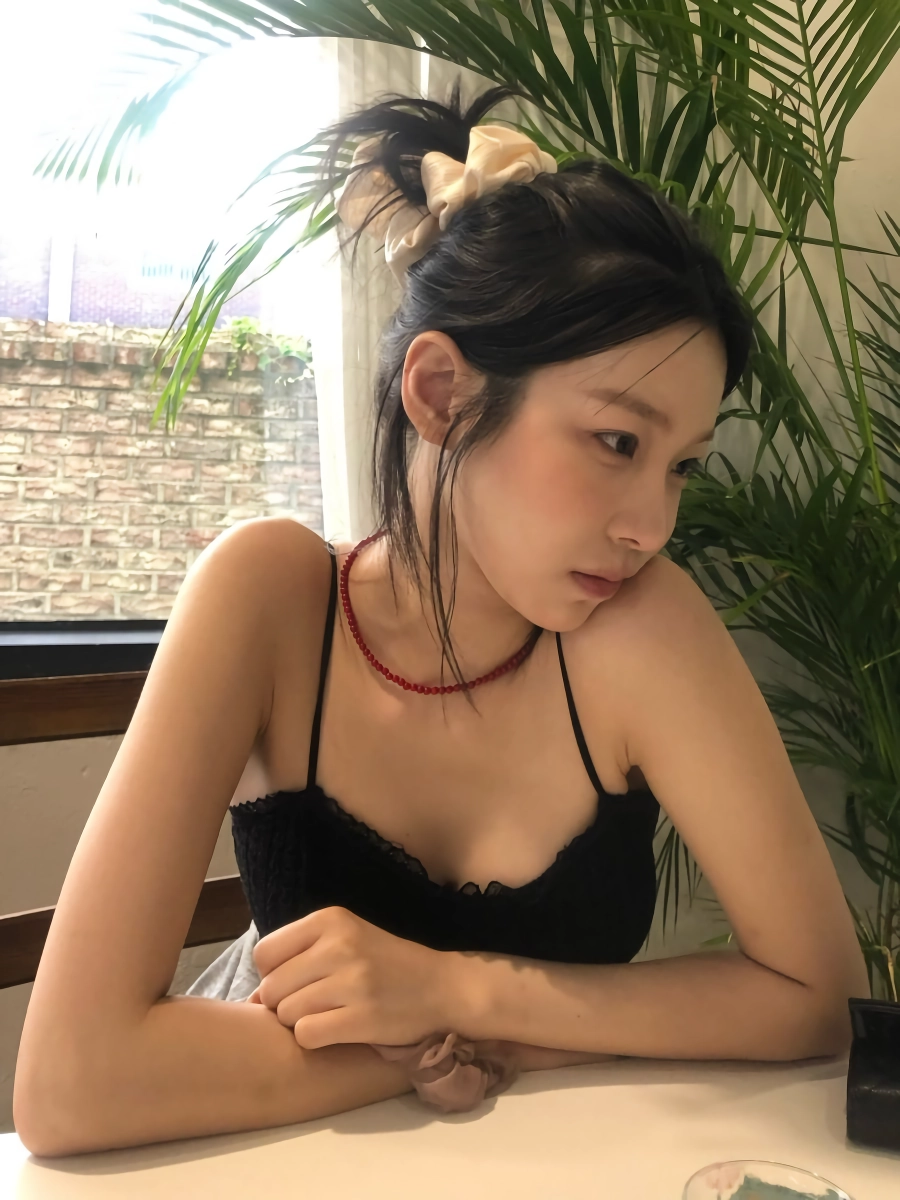 [프로미스나인] 백지헌.jpg