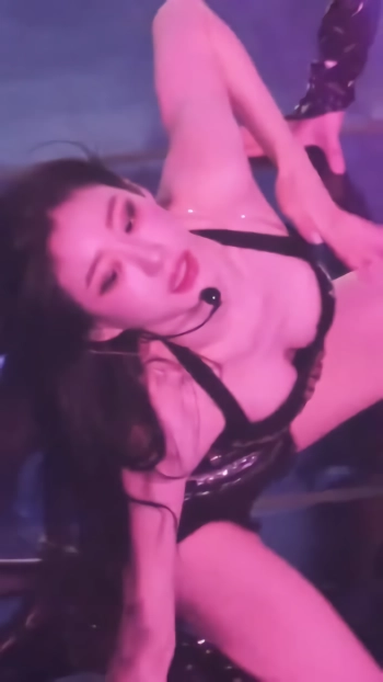 있지 채령 여러 각도로 보는 알가슴골