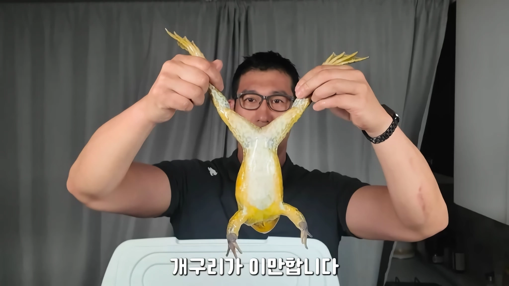 황소개구리 잡아다가 튀겨먹기(12)