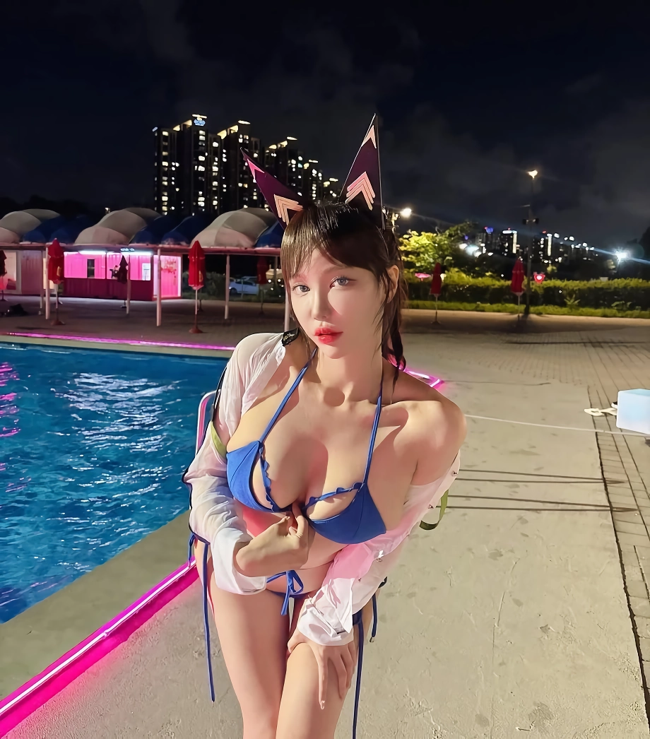 겨우디 코스튬 파란 비키니 거유가슴