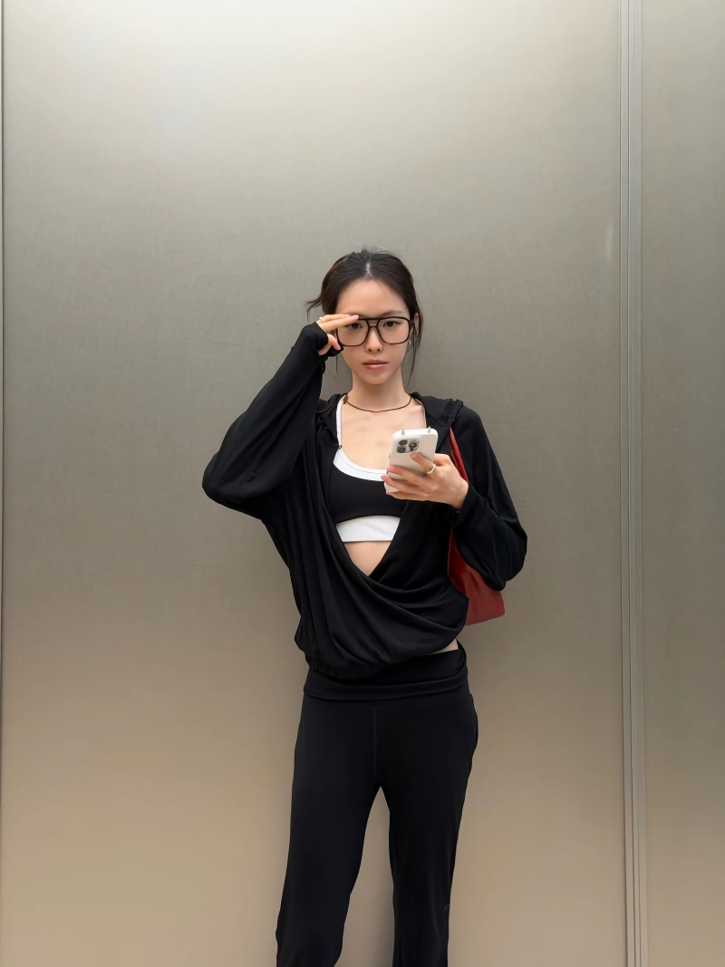 손나은 레깅스좌