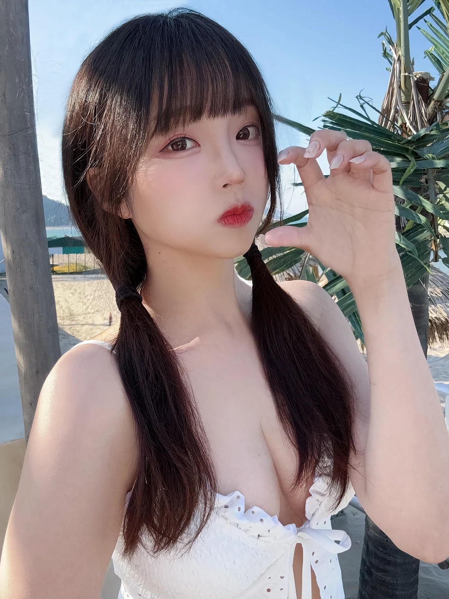 코코 김아영 비키니 가슴골
