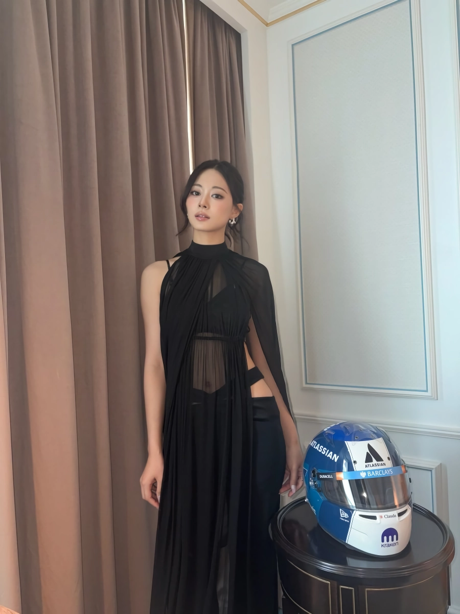 벌써 10년째 보는건데도 볼때마다 경이로운 미모임