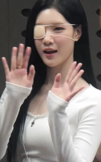 (SOUND)하츠투하츠 주은 라디오 사복 봉긋 흰티