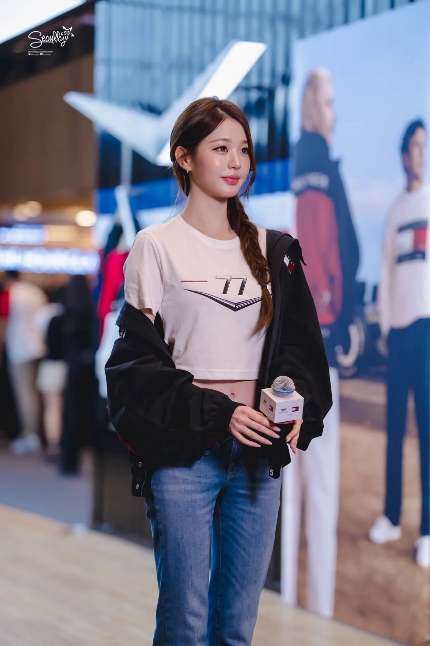 (SOUND)[아이브] 오늘 싱가포르에 뜬 장원영.JPGIF