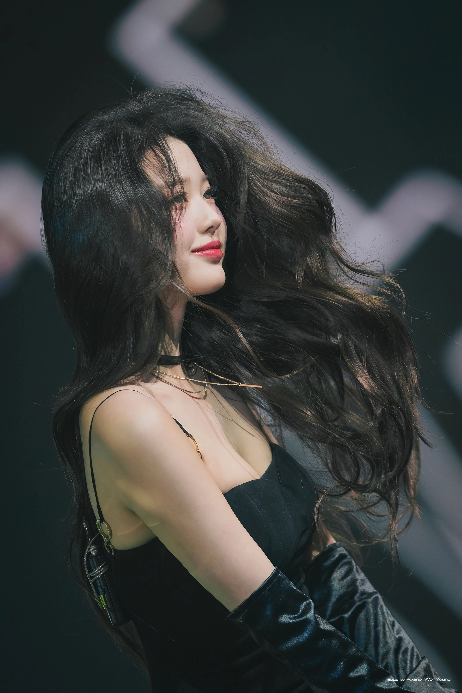 [아이브] 원영이 블랙 실크 끈 원피스