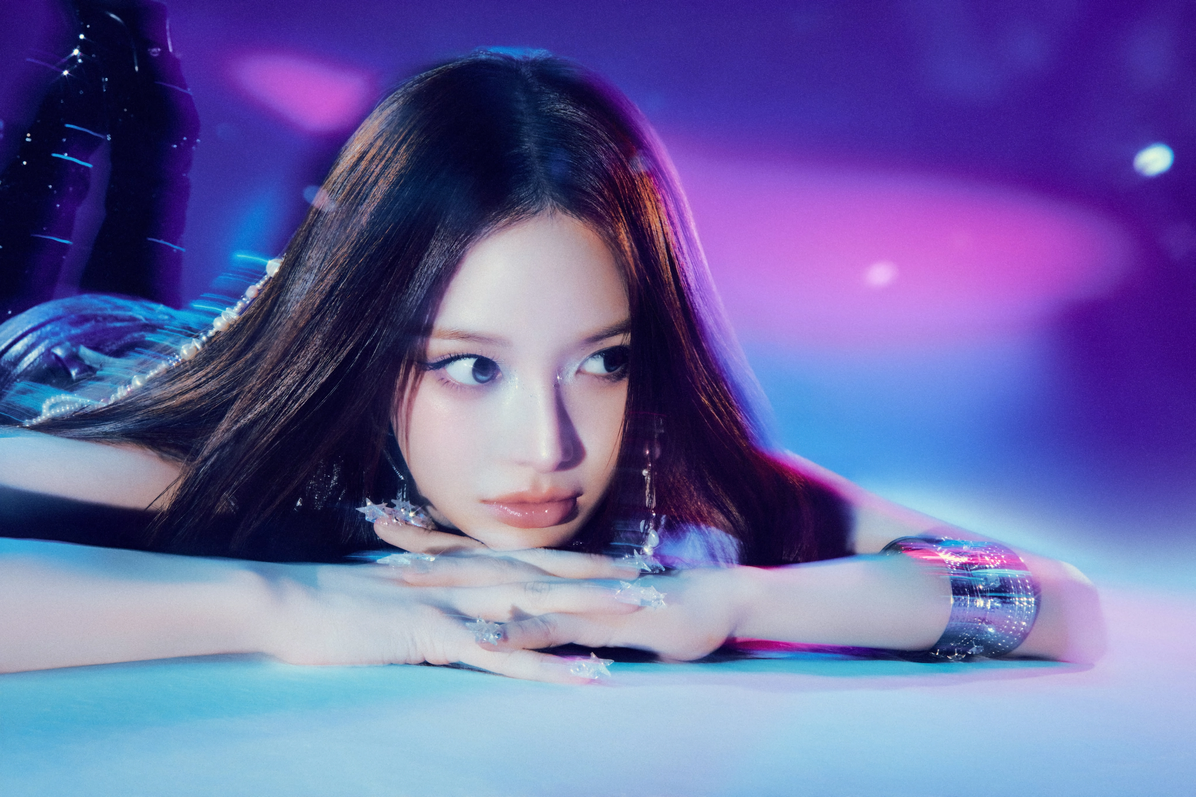 izna 3rd Mini Album ”SET THE TEMPO” Concept Photo 개인컷