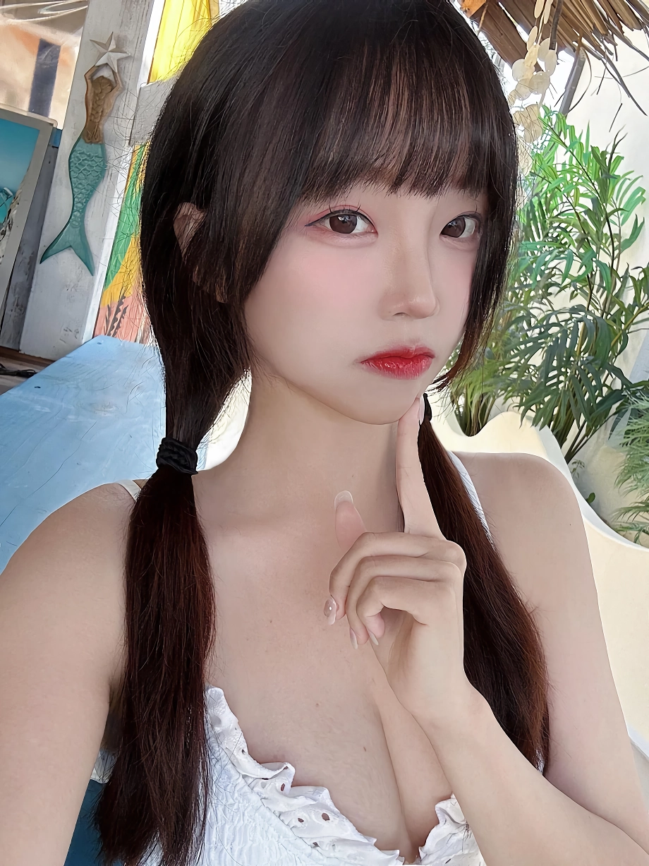 코코 김아영 비키니 가슴골