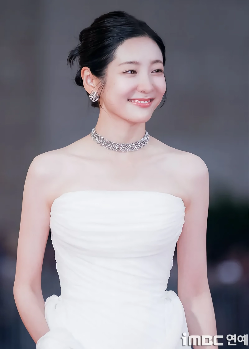 청룡시리즈 어워즈 레드카펫 드레스