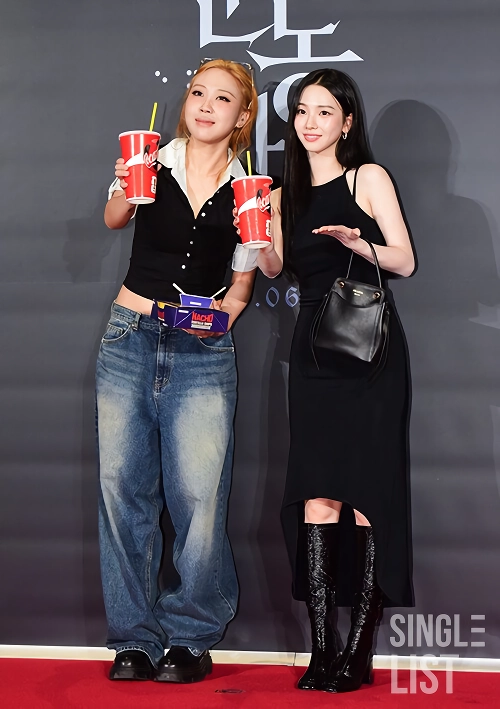 24오늘자 카리나 이영지 투샷(4)
