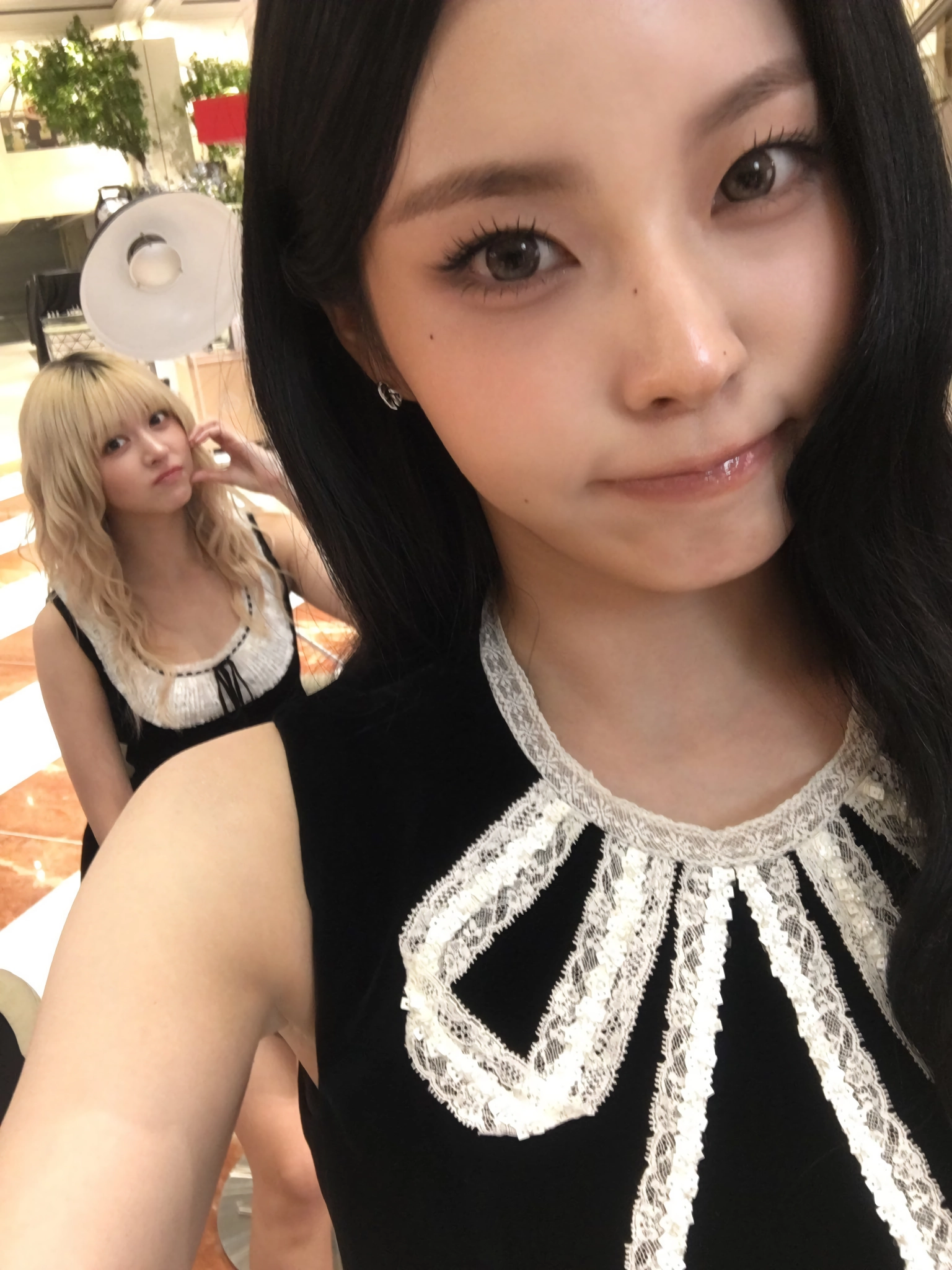 엔믹스 릴리 (해원,설윤,배이,지우,규진)