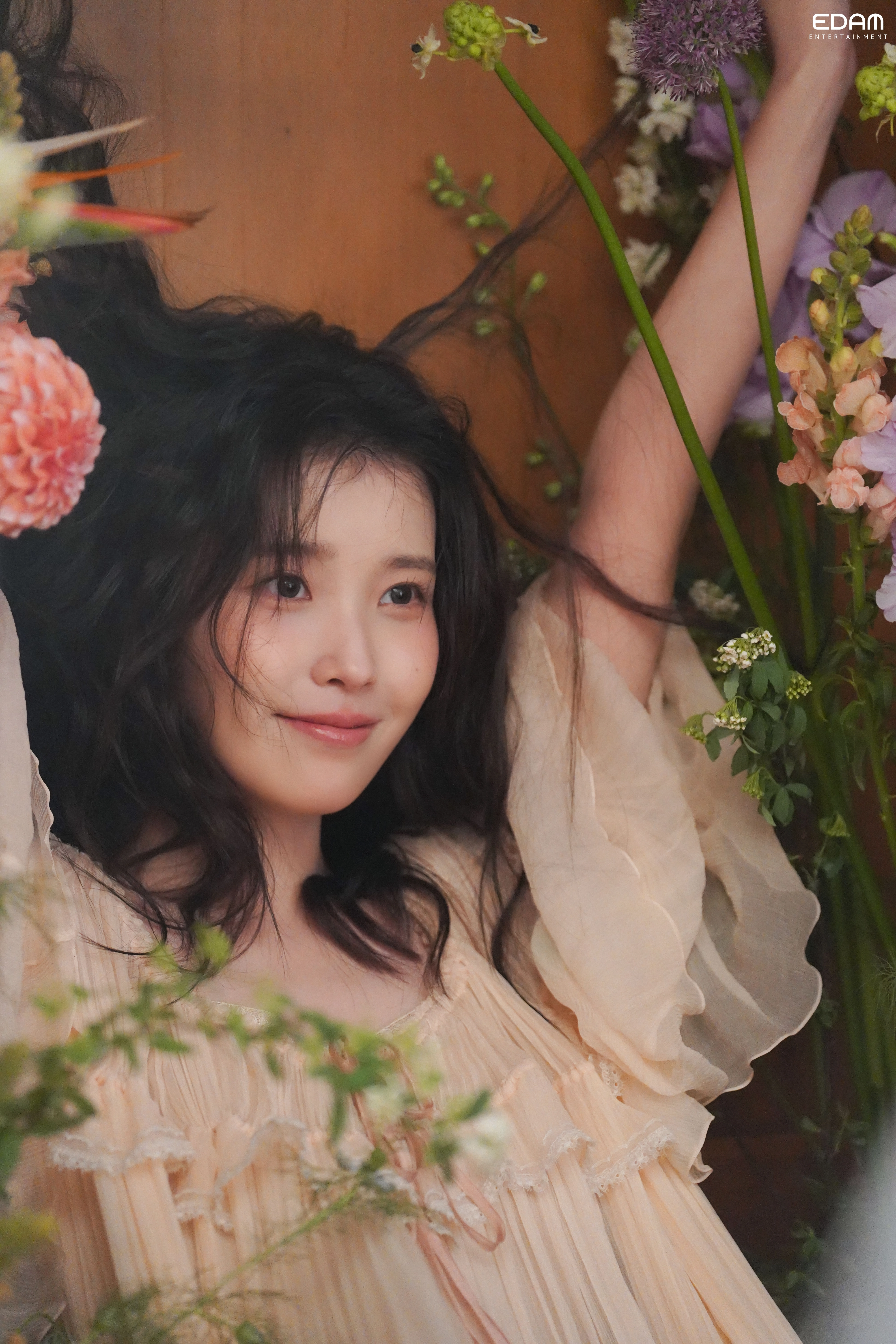 19아이유 엘르 화보 촬영 비하인드(고화질).jpg(8)